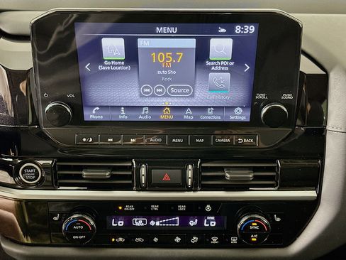 Used 2023 Nissan Pathfinder SL w/ Lighting Package (N92) AWD/4WD image 24