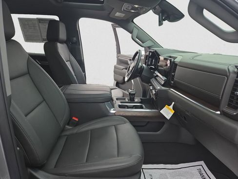 Used 2024 GMC Sierra 1500 SLT w/ SLT Premium Plus Package image 17