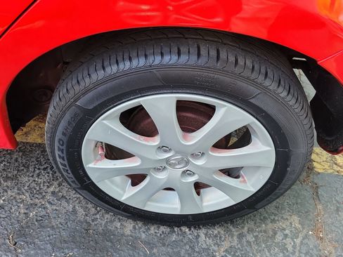 Used 2012 MAZDA MAZDA2 Touring FWD image 8