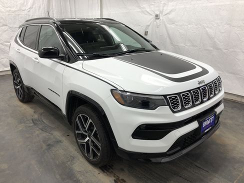 Certified 2025 Jeep Compass Limited w/ Elite Group image 4