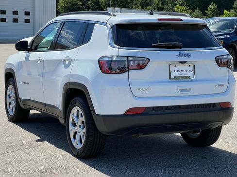 Used 2024 Jeep Compass Latitude AWD/4WD image 47