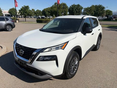 Used 2023 Nissan Rogue S AWD/4WD image 3