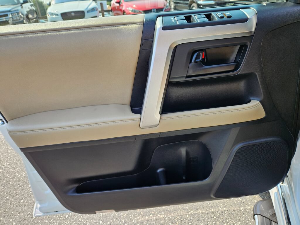 Used 2012 Toyota 4Runner Limited AWD/4WD image 19