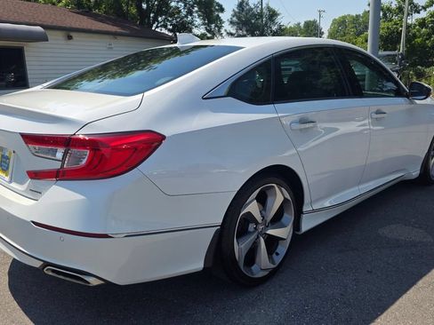 Used 2018 Honda Accord Touring image 5