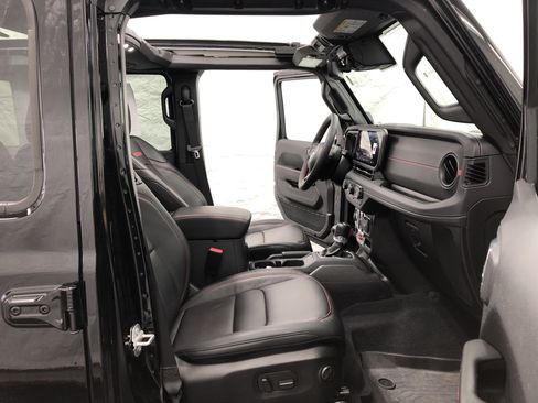 Certified 2024 Jeep Wrangler Unlimited Rubicon AWD/4WD image 11