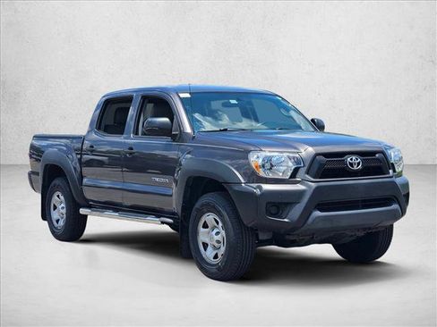 Used 2015 Toyota Tacoma PreRunner w/ Convenience Package RWD image 3