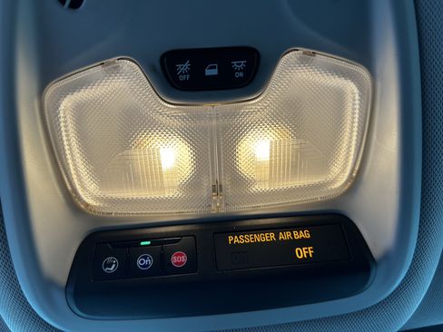 Used 2025 Chevrolet TrailBlazer LT AWD/4WD image 33
