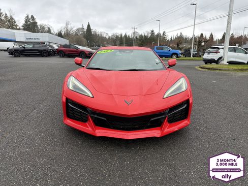 Used 2024 Chevrolet Corvette Z06 image 8