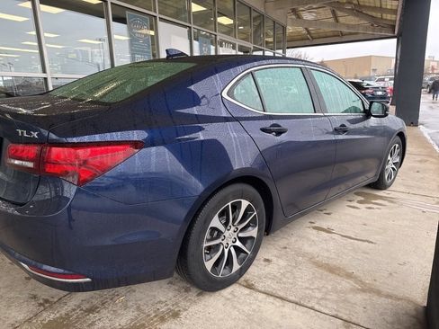 Used 2017 Acura TLX w/ Technology Package image 4