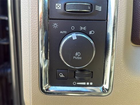 Used 2017 RAM 1500 Laramie image 18