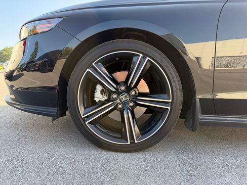 Used 2024 Honda Accord Sport image 7