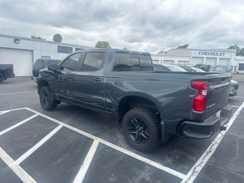 Used 2021 Chevrolet Silverado 1500 LT Trail Boss w/ Convenience Package II AWD/4WD image 2