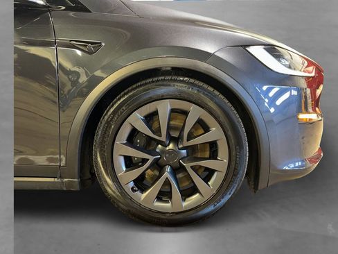 Used 2024 Tesla Model X Base image 15