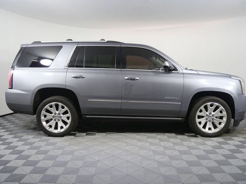 Used 2018 GMC Yukon Denali image 2