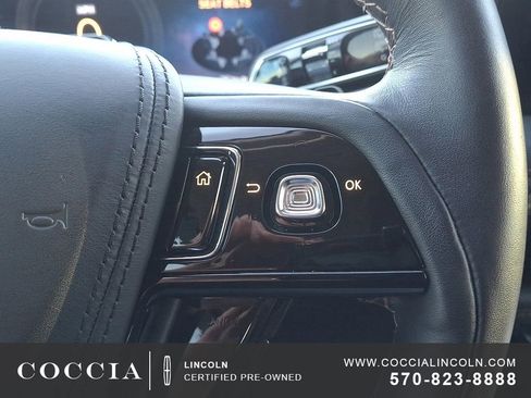 Certified 2025 Lincoln Aviator AWD image 22