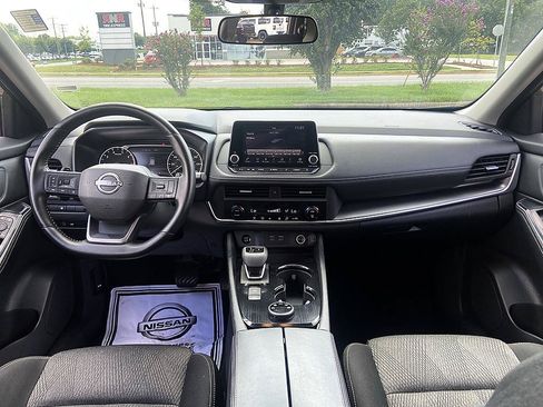 Certified 2025 Nissan Rogue SV AWD/4WD image 28