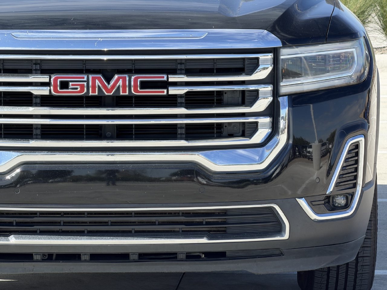 Used 2023 GMC Acadia SLT AWD/4WD image 8
