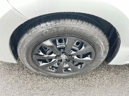 Used 2015 Toyota Corolla LE FWD image 10