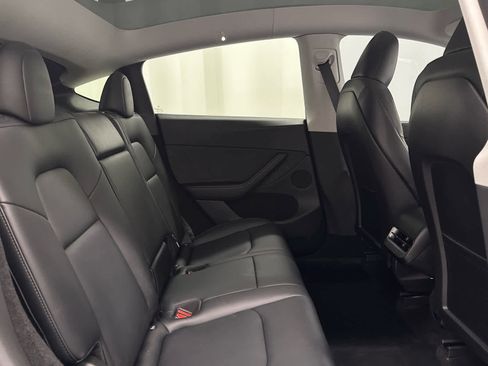 Used 2023 Tesla Model Y Long Range image 21