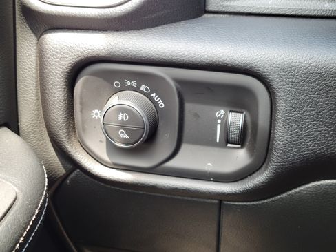 Used 2026 RAM 2500 Big Horn AWD/4WD image 11