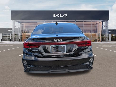 Certified 2023 Kia Forte LXS w/ LXS Technology Package FWD image 5