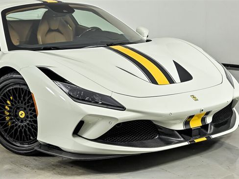 Used 2022 Ferrari F8 Tributo RWD image 2