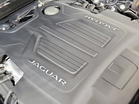 Used 2016 Jaguar F-TYPE R AWD/4WD image 10