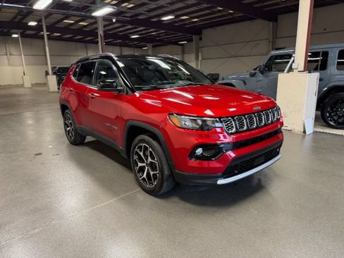 Used 2025 Jeep Compass Limited AWD/4WD image 6