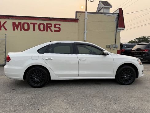 Used 2012 Volkswagen Passat 2.5 S FWD image 9
