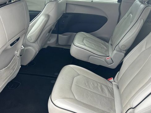 Used 2021 Chrysler Pacifica Limited w/ Premium & Safety Sphere Group AWD/4WD image 10