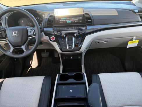 Certified 2026 Honda Odyssey Elite image 2