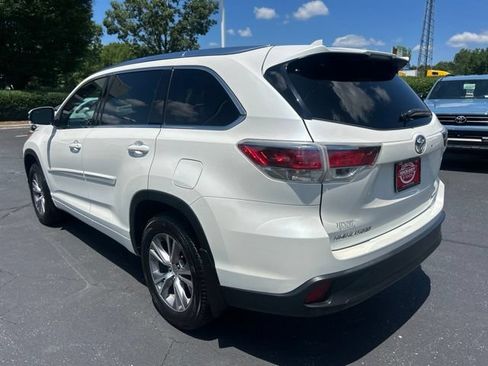 Used 2014 Toyota Highlander XLE AWD/4WD image 11