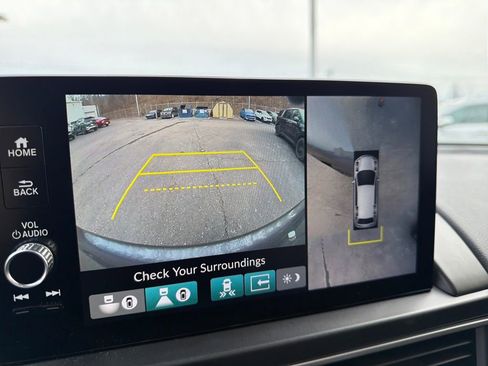 Used 2025 Honda Pilot Black Edition image 18