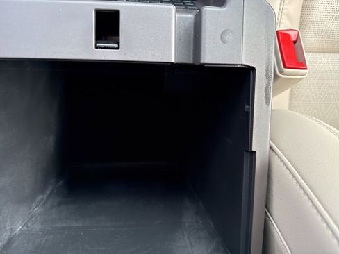 Used 2023 Ford Explorer Platinum w/ Technology Package image 21