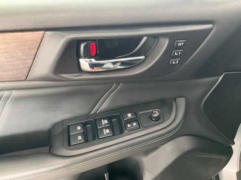 Used 2019 Subaru Outback 2.5i Limited w/ Popular Package #2 AWD/4WD image 5