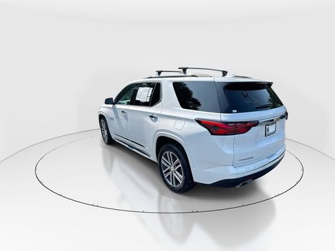 Used 2023 Chevrolet Traverse High Country w/ LPO, 'HIT The Road' Package FWD image 6