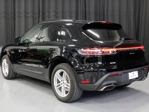 Used 2025 Porsche Macan image 3
