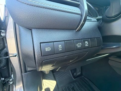 Used 2024 Toyota Camry SE AWD/4WD image 17