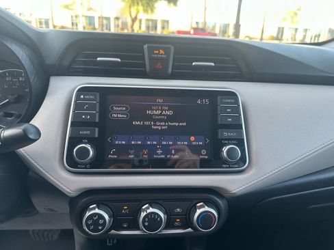 Used 2021 Nissan Versa SV image 11