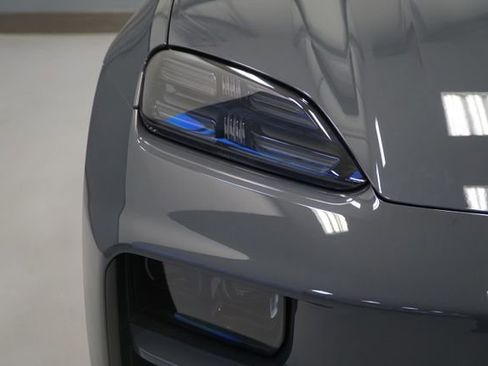 New 2026 Porsche Macan GTS Electric AWD/4WD image 15