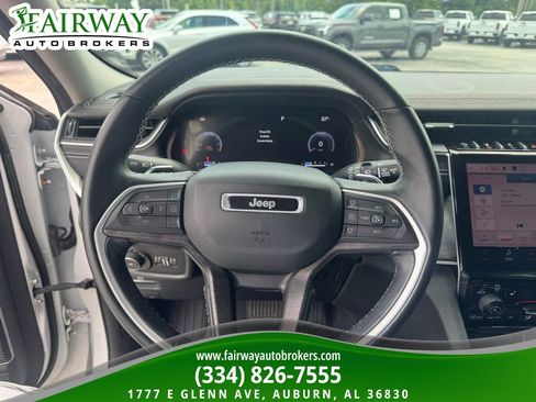 Used 2022 Jeep Grand Cherokee L Limited RWD image 19
