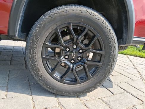 Used 2023 Chevrolet Colorado Trail Boss w/ LPO, Dark Essentials Package AWD/4WD image 18
