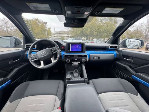 Used 2025 Toyota Tacoma TRD Off-Road image 23