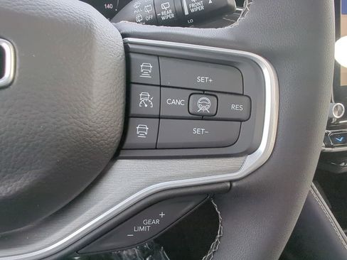 New 2026 Jeep Grand Wagoneer L Limited AWD/4WD image 40