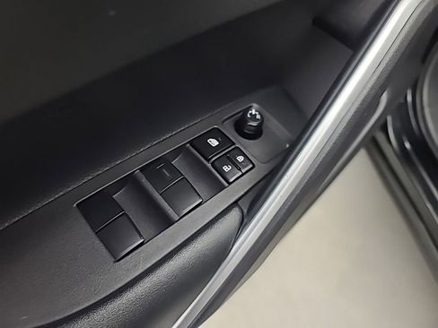 Used 2024 Toyota Corolla Cross LE image 24