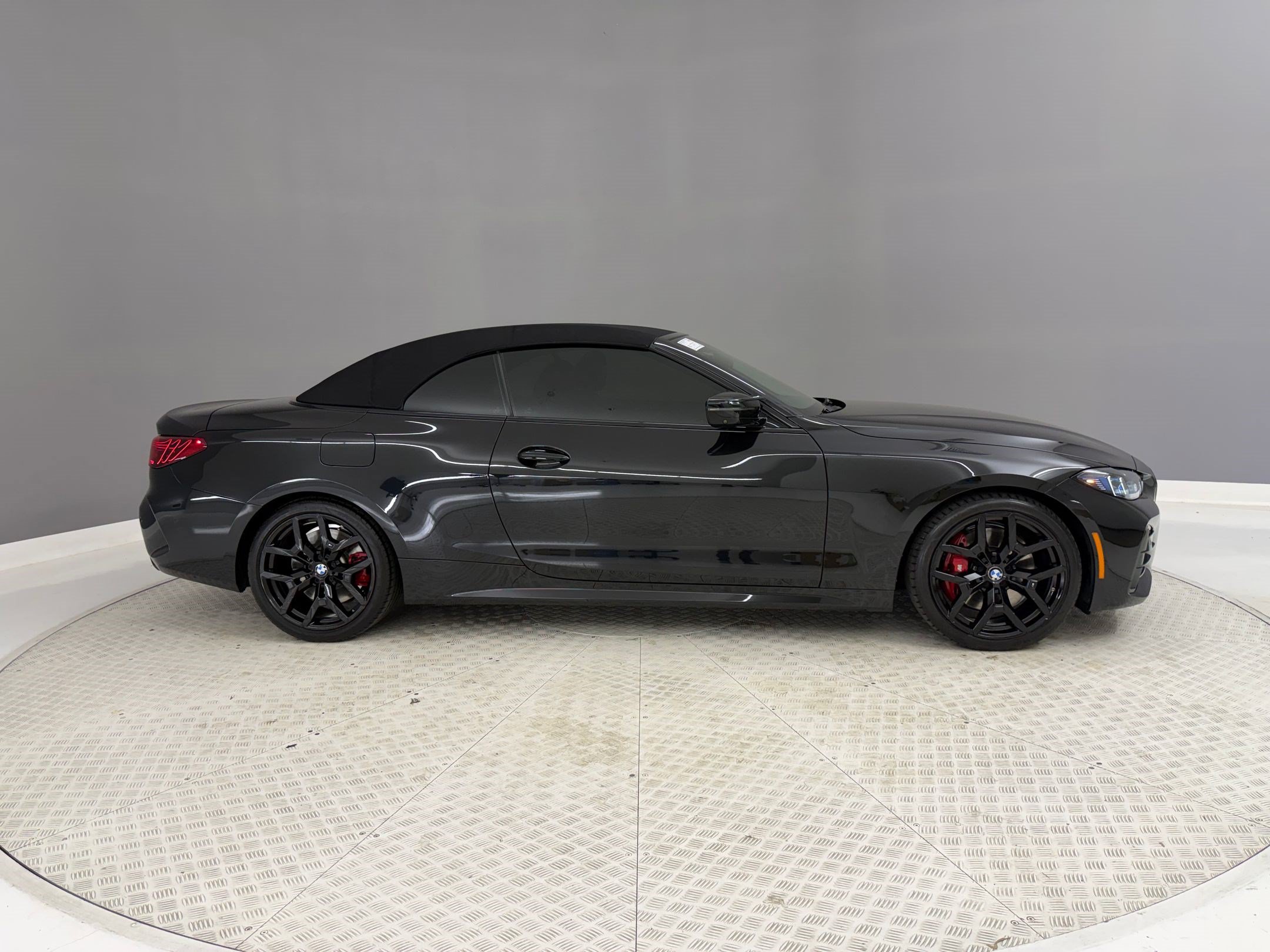 Used 2025 BMW M440i Convertible w/ Premium Package RWD image 35