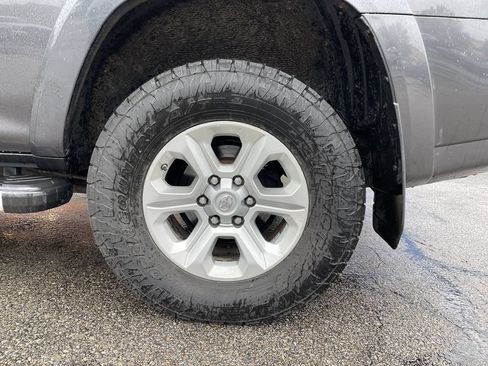 Used 2017 Toyota 4Runner SR5 Premium AWD/4WD image 10