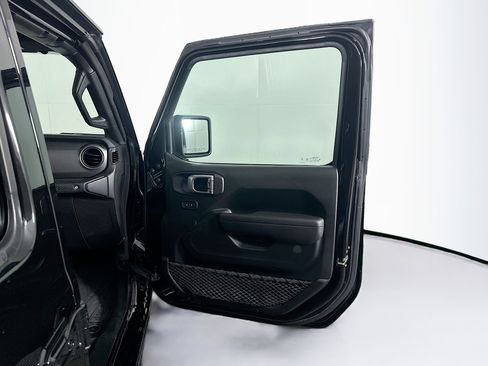 Used 2023 Jeep Wrangler Unlimited w/ Cold Weather Group AWD/4WD image 30