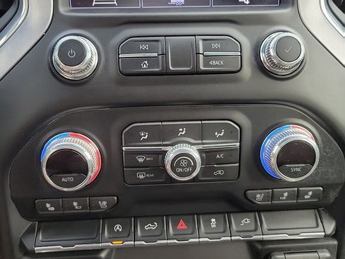 Used 2020 GMC Sierra 1500 SLT image 15