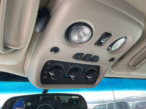 Used 2005 Chevrolet Suburban Z71 w/ Preferred Equipment Group image 15